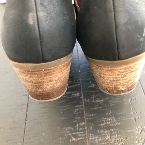 Lucky Brand black suede peep toe 3 inch heels Sz 9 - Picture 5 of 8